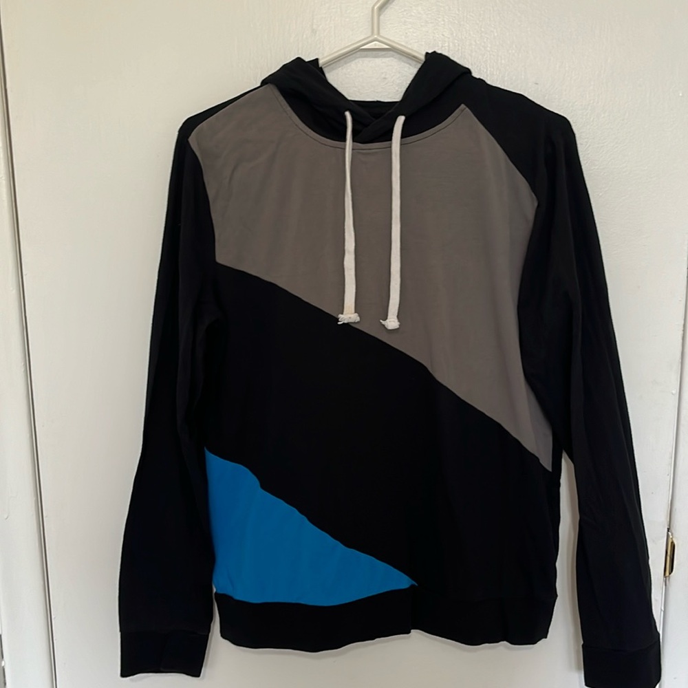 Bluenotes Mens Long-sleeved T-shirt with Hood Size Medium